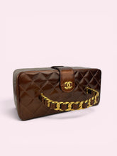Carica l'immagine nel visualizzatore di Gallery, CAHNEL VANITY CASE
