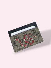 Carica l'immagine nel visualizzatore di Gallery, PORTACARTE GUCCI
