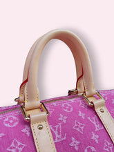 Carica l'immagine nel visualizzatore di Gallery, LOUIS VUITTON KEEPALL DENIM ROSA
