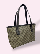 Carica l'immagine nel visualizzatore di Gallery, GUCCI SMALL SHOPPER
