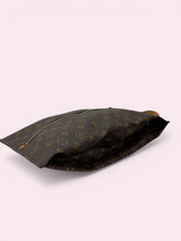 Carica l'immagine nel visualizzatore di Gallery, LOUIS VUITTON SHOE POUCH
