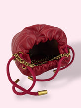 Carica l&#39;immagine nel visualizzatore di Gallery, GUCCI BUCKET BAG MARMONT
