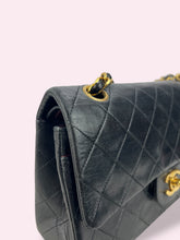 Carica l'immagine nel visualizzatore di Gallery, CHANEL CLASSIC FLAP 23 VINTAGE
