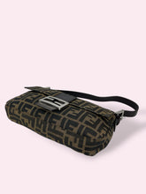Carica l'immagine nel visualizzatore di Gallery, FENDI BAGUETTE ZUCCA
