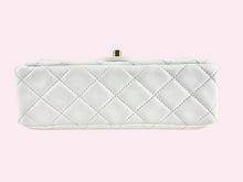 Carica l&#39;immagine nel visualizzatore di Gallery, CHANEL RECTANGULAR MINI FLAP
